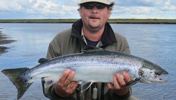 Laksefiskeri i Island med ISLANDSREJSER og Lars Viberg som guide.