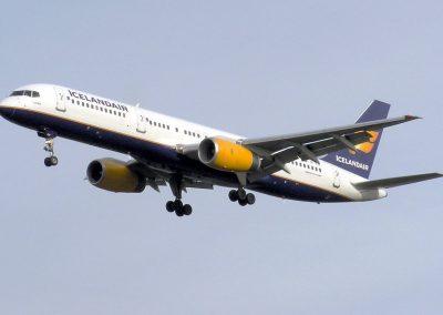 Icelandair lander i keflavik. Velkommen til Island.