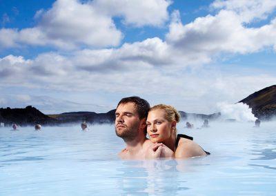 Romantik i Blue Lagoon geotermiske spa på kør-selv ferie bilferie og grupperejser i Island med ISLANDSREJSER