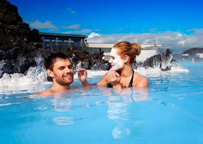 Blue Lagoon geotermiske luksus spa på kør-selv ferie bilferie eller grupperejse med ISLANDSREJSER