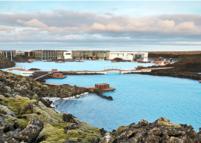 Blue Lagoon geotermiske luksus spa på kør-selv ferie bilferie eller grupperejse med ISLANDSREJSER