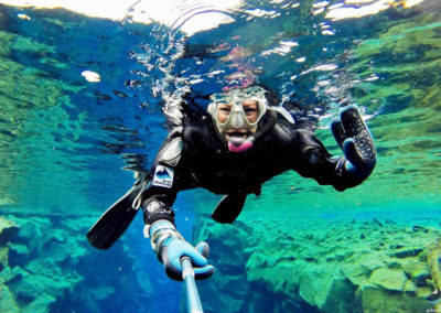 Snorkle ved Thingvellir og Silfra i Island på kør-selv ferie og bilferie med ISLANDSREJSER