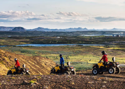 ATV-action ikke langt fra Reykjavik på kør-selv ferie og bilferie med ISLANDSREJSER