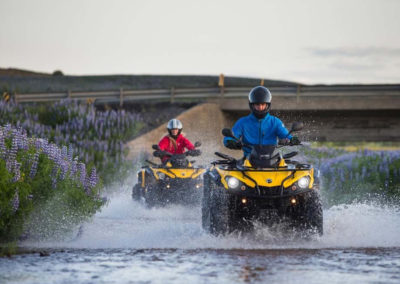 ATV-action ikke langt fra Reykjavik på kør-selv ferie og bilferie med ISLANDSREJSER