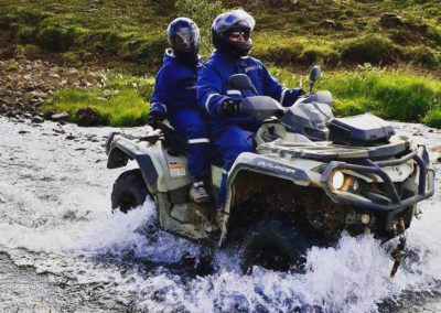 ATV-action ikke langt fra Reykjavik på kør-selv ferie og bilferie med ISLANDSREJSER