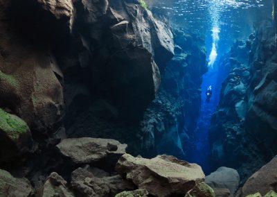 Dykke ved Sifra-kløften ved Thingvellir i Island