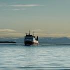 Glæd jer til en smuk sejltur til Snæfellsnes-halvøen, forbi de mange øer i Breidafjordur-bugten. Her vrimler det med søpapegøjer og andre havfugle.