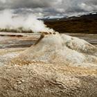 På Kjölur kommer I forbi spændende Hvervellir hvor det syder og bobler. Her kan I også tage et bad i det geotermisk opvarmede vand.