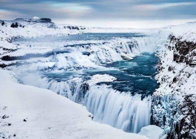 Gullfoss-vandfaldet i Island i smuk vinterdragt