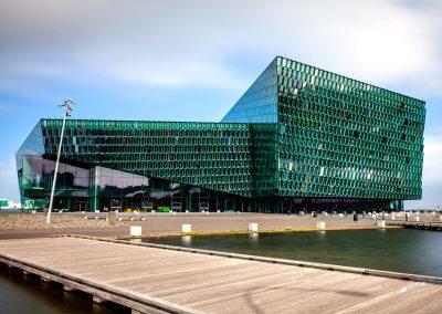 Kulturhuset Harpa på havnen i Reykjavik