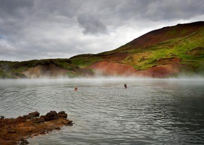 Geotermisk sø i Hengill området på kør-selv ferie bilferie og grupperejser i Island med ISLANDSREJSER