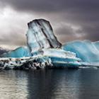 Smukke og farverige isbjerge ved Jökulsárlón.