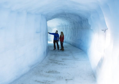 Into the glacier - Ind i gletsjeren i Island på kør-selv ferie og bilferie med ISLANDSREJSER