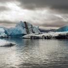 Jökulsárlón med de farverige isbjerg er et syn man aldrig glemmer!