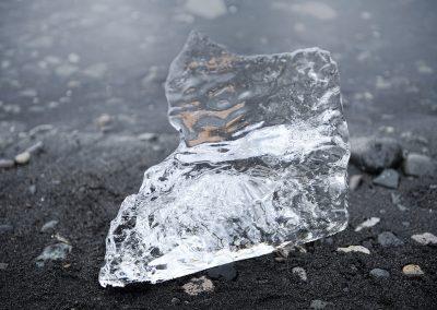 Ved Jökulsárlón kan man finde de klareste isstykker :: foto: Lars Viberg - ISLANDSREJSER