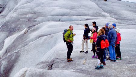 Gletsjervandring og hiking på bl.a Vatnajökull - den største gletsjer i Europa 