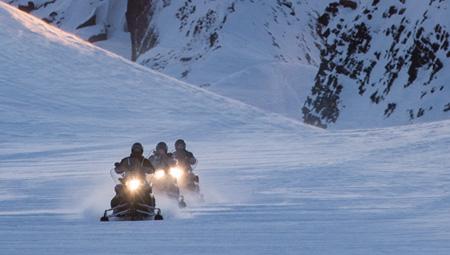 Snescooter i Island - her i Den Gyldne Cirkel på Langjökull gletsjeren