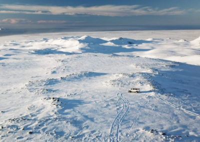 Super Jeep på Eyjafjallajökull i Island på kør-selv ferie og bilferie med ISLANDSREJSER