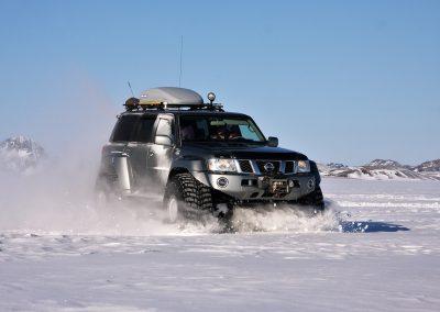 Super Jeep på Eyjafjallajökull i Island på kør-selv ferie og bilferie med ISLANDSREJSER