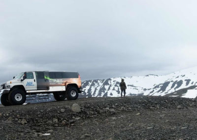 Super Jeep på Eyjafjallajökull i Island på kør-selv ferie og bilferie med ISLANDSREJSER