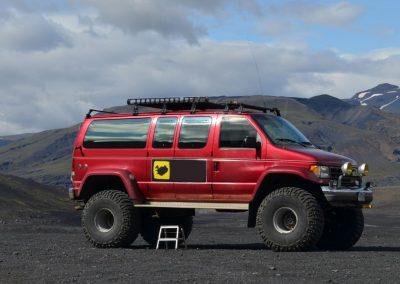 Dagtur i Super Jeep til vilde Thorsmörk i Island på kør-selv ferie og bilferie med ISLANDSREJSER