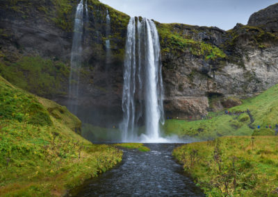 Seljalandsfoss i Island - gå bagom vandfaldet