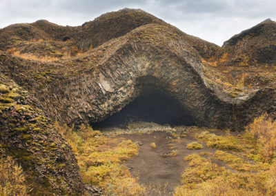 Hljodaklettar med smukke basaltklipper på kør-selv ferie bilferie og grupperejser i Island med ISLANDSREJSER