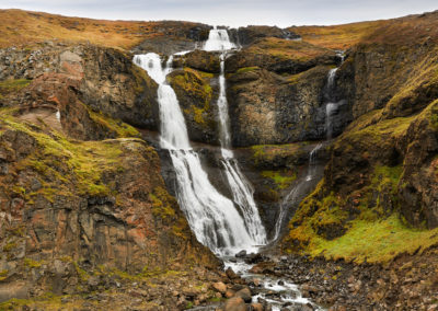 Rjukandi-vandfaldet i nord på kør-selv ferie bilferie og grupperejser i Island med ISLANDSREJSER