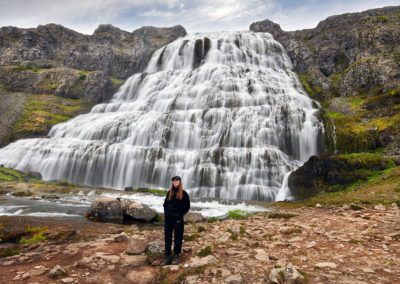 Mægtige Dynjandi-vandfaldet ved Vestfjordene på kør-selv ferie bilferie og grupperejser i Island med ISLANDSREJSER