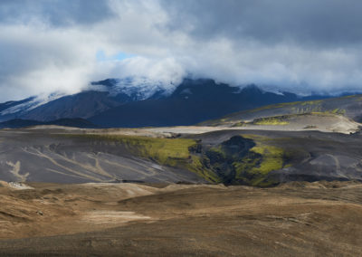 Hekla-vulkanen i farverigt landskab på kør-selv ferie bilferie og grupperejser i Island med ISLANDSREJSER