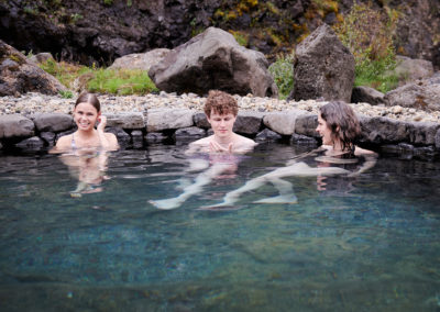 Geotermisk bad ved Husafell Canyon Baths på kør-selv ferie bilferie og grupperejser i Island med ISLANDSREJSER