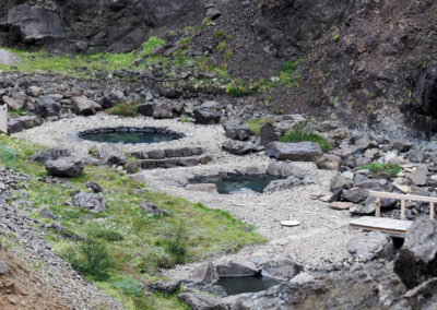 Geotermisk bad ved Husafell Canyon Baths på kør-selv ferie bilferie og grupperejser i Island med ISLANDSREJSER