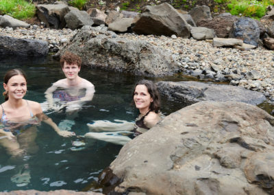 Geotermisk bad ved Husafell Canyon Baths på kør-selv ferie bilferie og grupperejser i Island med ISLANDSREJSER