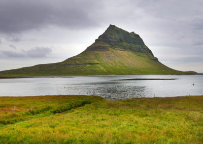 Kirkjufell på Snæfells-halvøen på kør-selv ferie bilferie og grupperejser i Island med ISLANDSREJSER