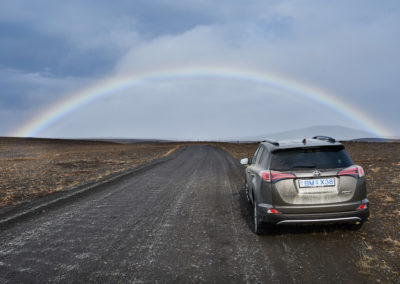 Kjölur og højlandet og smuk regnbue på kør-selv ferie bilferie og grupperejser i Island med ISLANDSREJSER