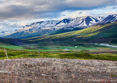 På vej til Akureyri på kør-selv ferie bilferie og grupperejser i Island med ISLANDSREJSER