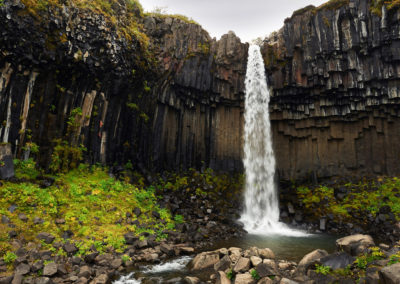 Svartifoss ved Skaftafell på kør-selv ferie bilferie og grupperejser i Island med ISLANDSREJSER