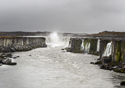 Selfoss-vandfaldet ved Dettifoss på kør-selv ferie bilferie og grupperejser i Island med ISLANDSREJSER