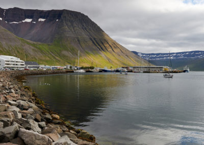 Isafjordur ved Vestfjordene på kør-selv ferie og bilferie i Island med ISLANDSREJSER
