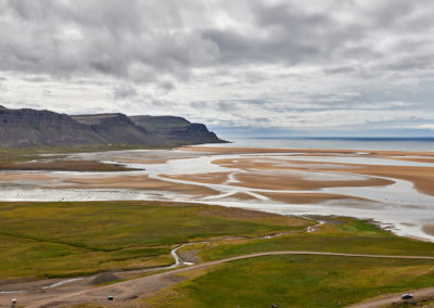 Raudisandur ved Vestfjordene på kør-selv ferie og bilferie i Island med ISLANDSREJSER