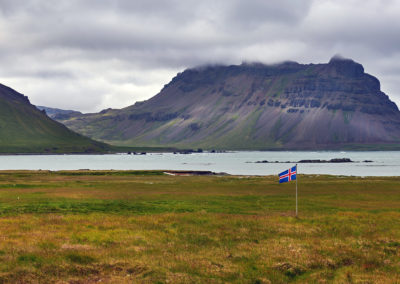 Strandirkysten ved Vestfjordene på kør-selv ferie og bilferie i Island med ISLANDSREJSER