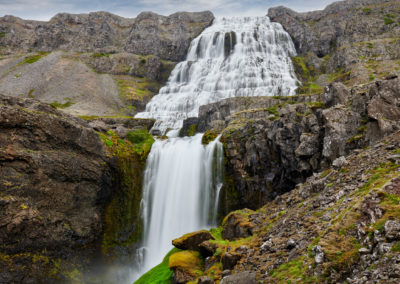 Dynjandi det mægtige vandfald ved Vestfjordene på kør-selv ferie og bilferie i Island med ISLANDSREJSER