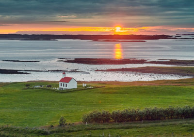 Aftenstemning ved Vestfjordene på kør-selv ferie bilferie og grupperejser i Island med ISLANDSREJSER