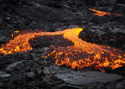 Flydende lava ved Fagradalsfjall på kør-selv ferie, bilferie og rejser til Island med ISLANDSREJSER