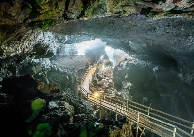 The Cave - Vidgelmir - Grotter og caving - aktiviteter i Island med ISLANDSREJSER
