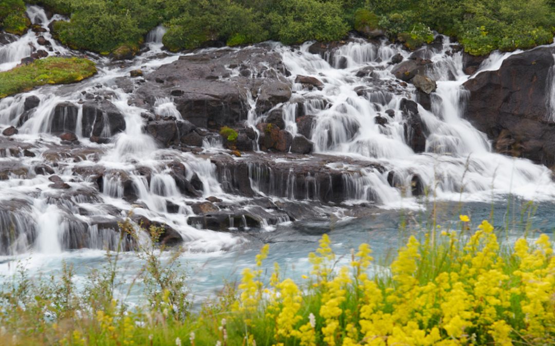 Hraunfossar vandfaldet