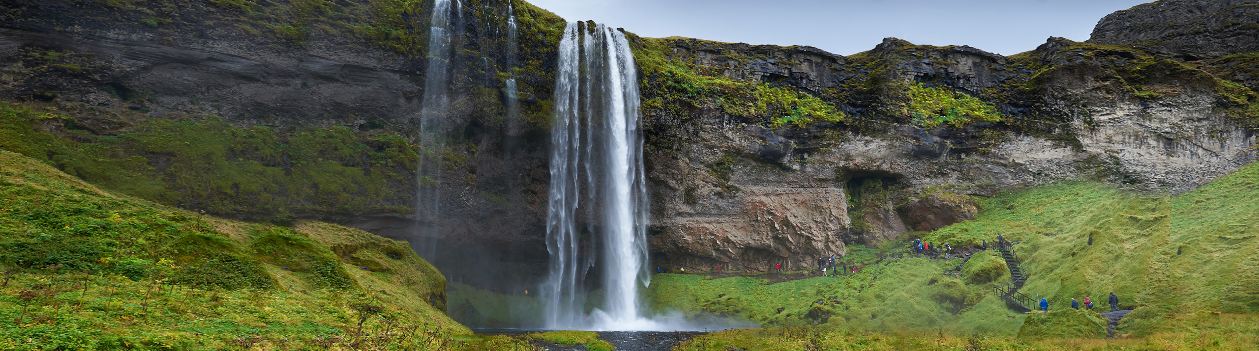 Seljalandsfoss vandfaldet - gå bag om vandfaldet - vandfald i Island