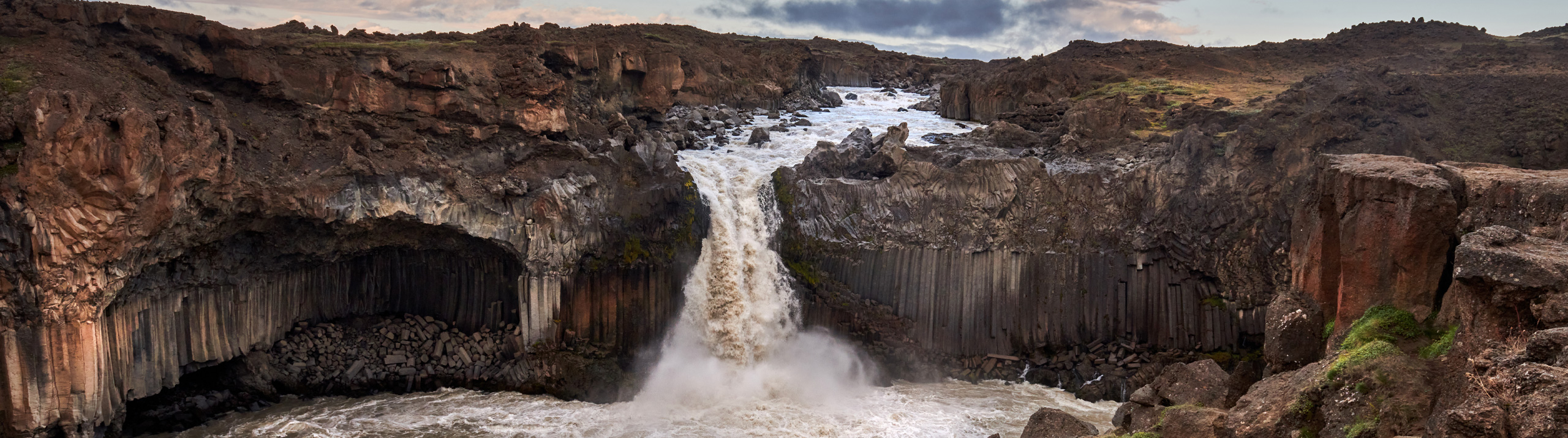 Aldeyjarfoss vandfaldet - vandfald i Island