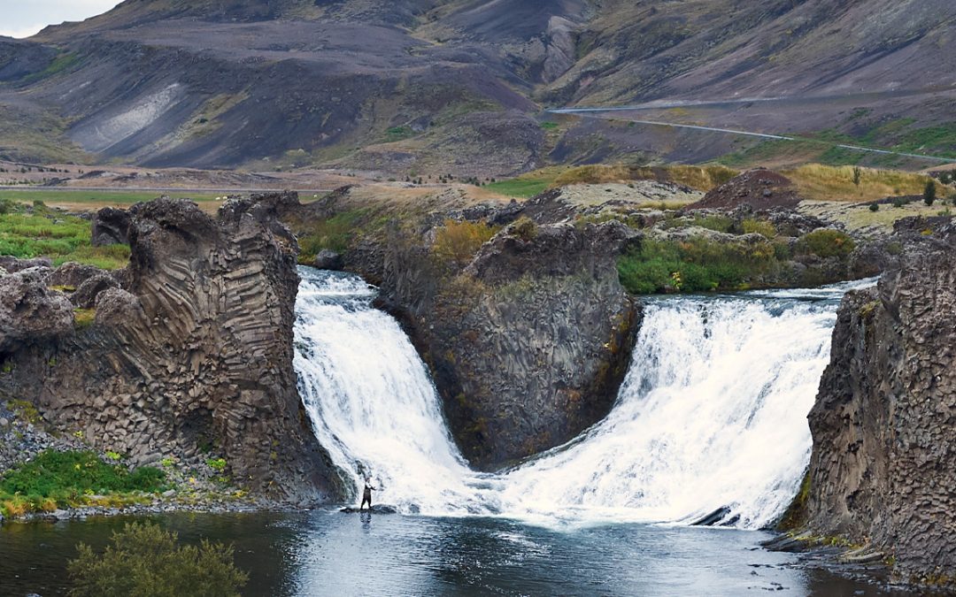 Hjalparfoss vandfaldet