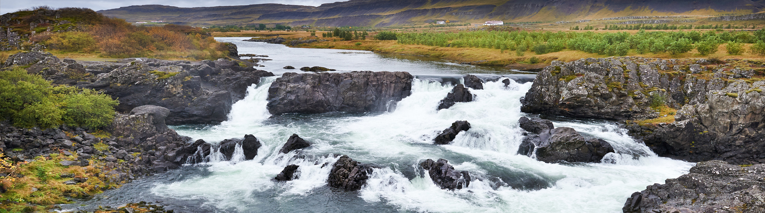 Glanni vandfaldet og vandfald i Island